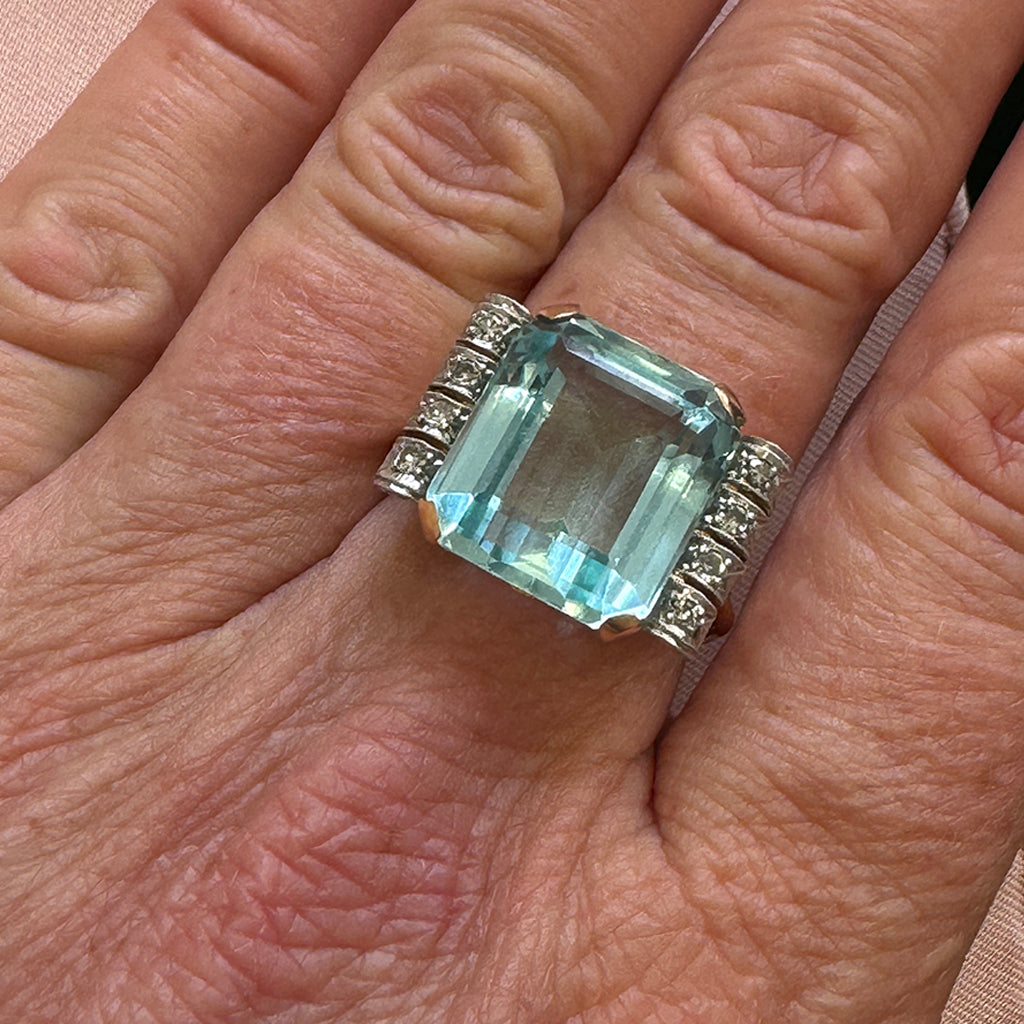 1940s Aquamarine and Diamond Retro Ring