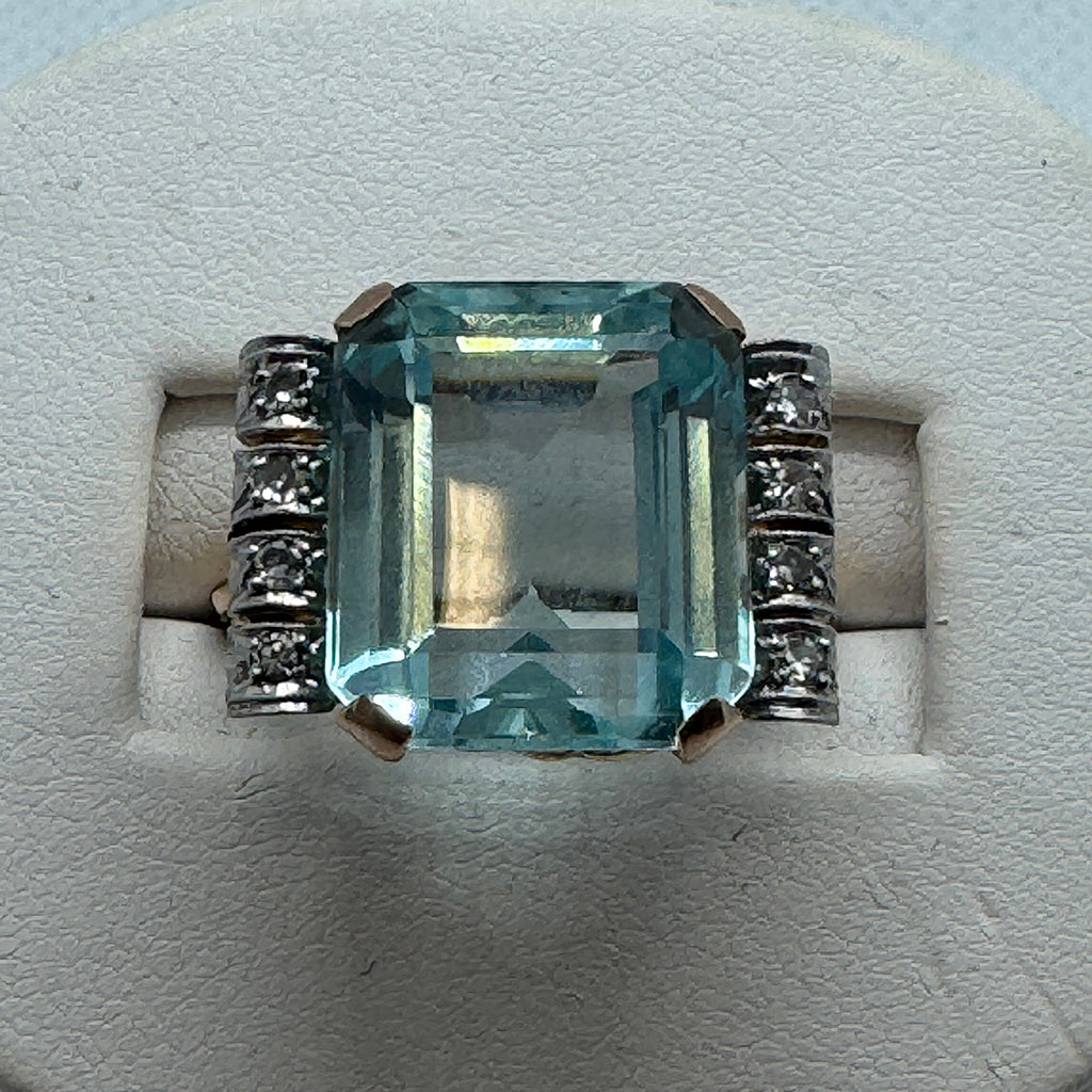 1940s Aquamarine and Diamond Retro Ring