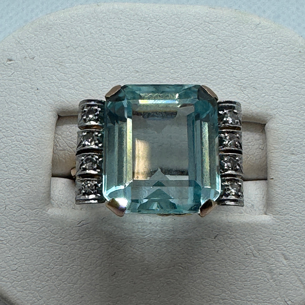 1940s Aquamarine and Diamond Retro Ring