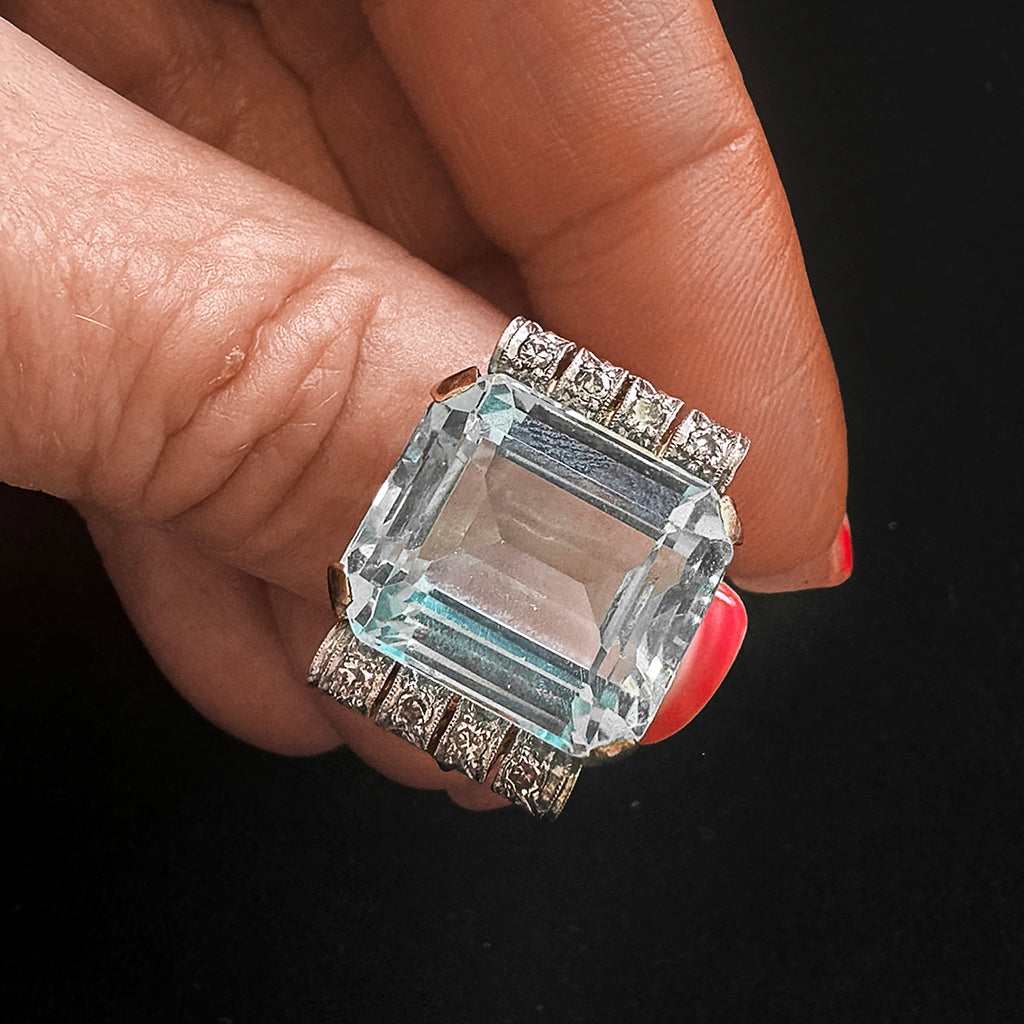 1940s Aquamarine and Diamond Retro Ring