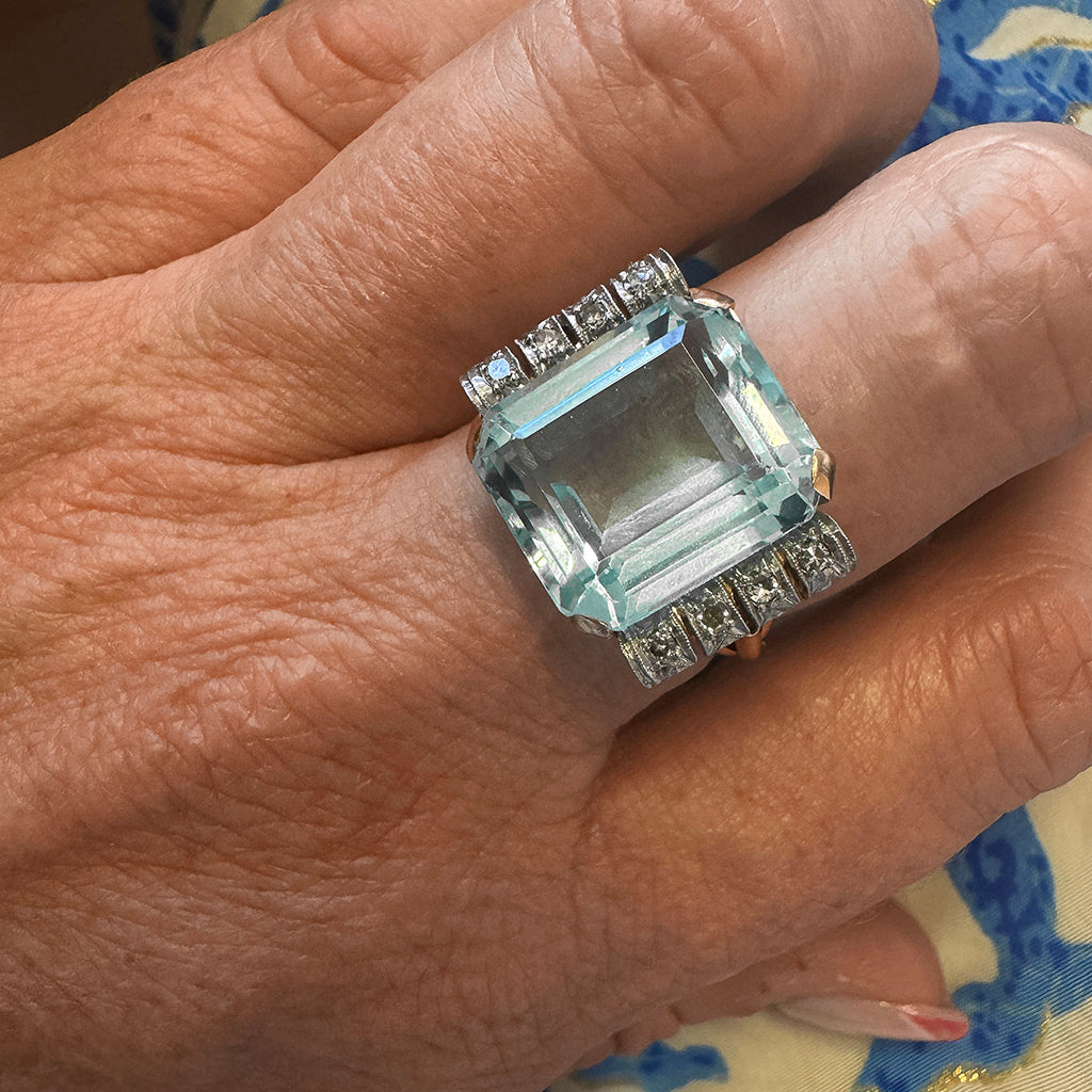 1940s Aquamarine and Diamond Retro Ring