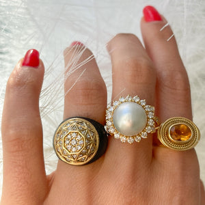 Vintage 18ct Gold Diamond & Enamel Ring