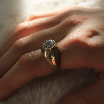9ct Gold and Clear Stone Signet Ring