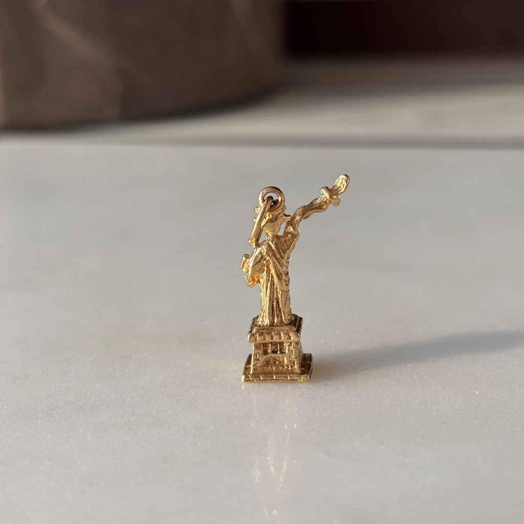 Statue of Liberty Vintage 9ct Gold Charm