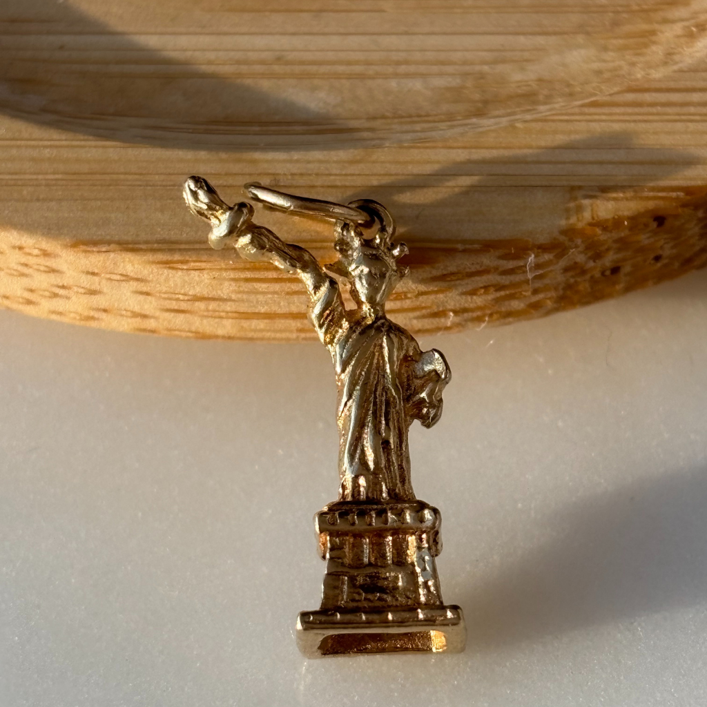 Statue of Liberty Vintage 9ct Gold Charm