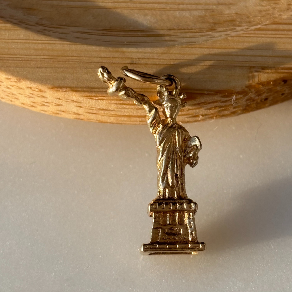 Statue of Liberty Vintage 9ct Gold Charm