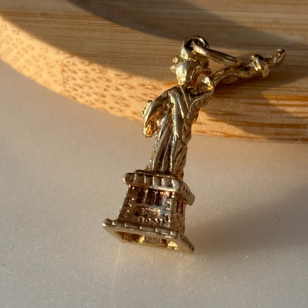 Statue of Liberty Vintage 9ct Gold Charm