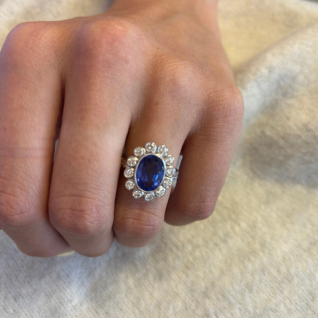 Ceylon Sapphire and Diamond Ring in Platinum, 1990s