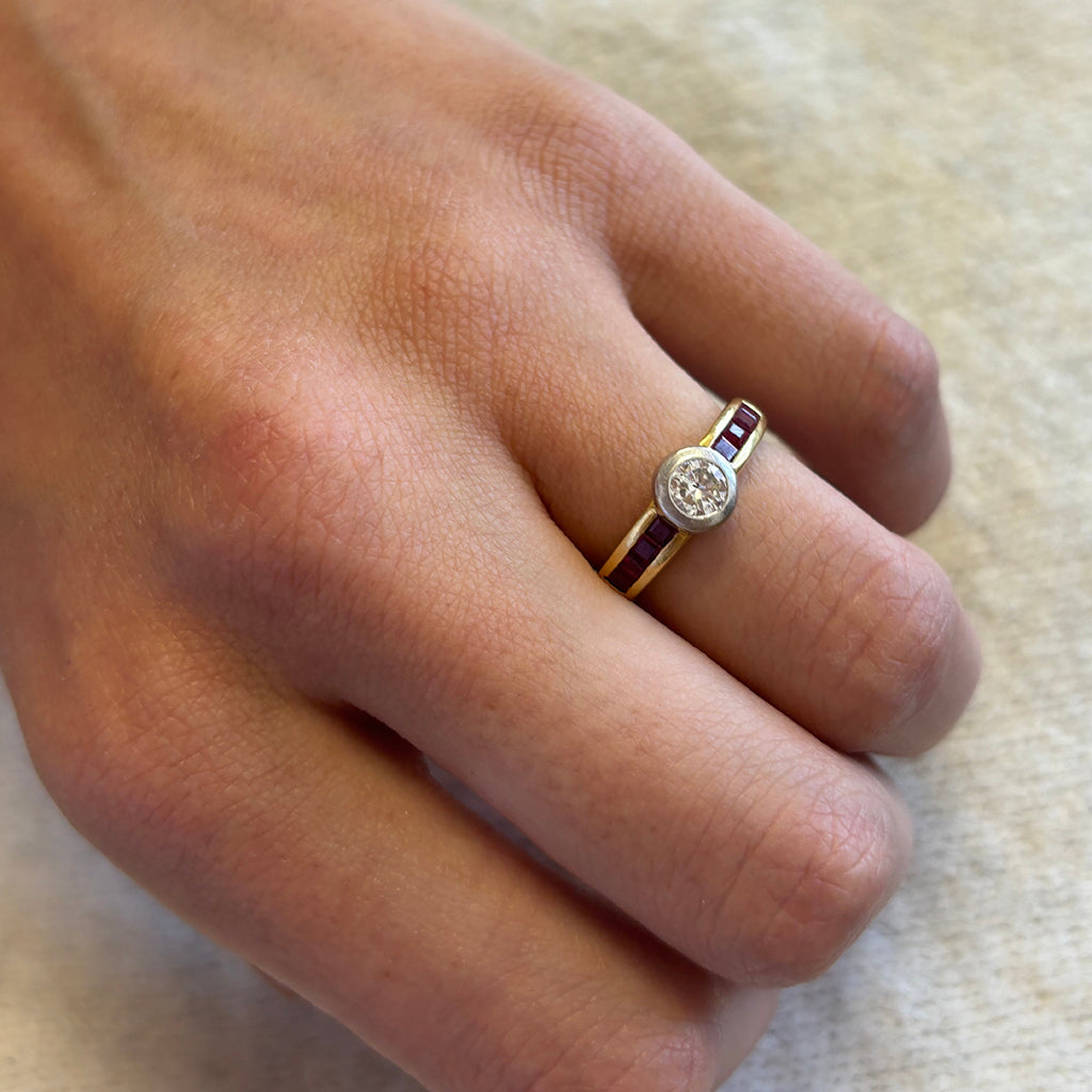 Diamond Ring Purple Enamel Gold Vintage, 1980
