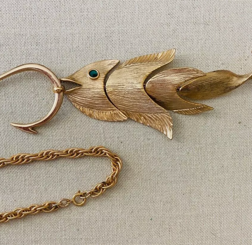 Napier Gold-Plated Articulated Fish on Hook Pendant Necklace – 1970s