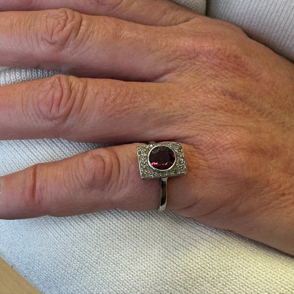 Rose Diamond Ring in Platinum & 18ct Gold, Art Deco Garnet