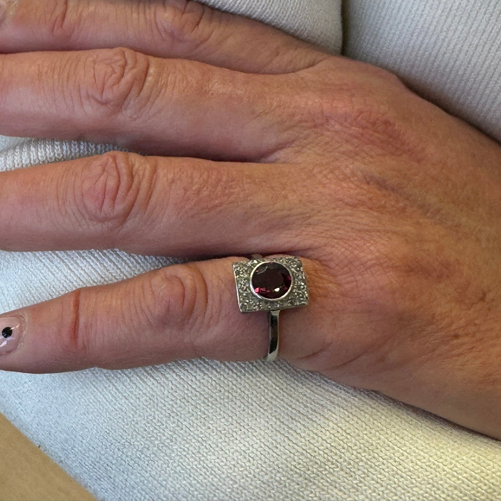 Rose Diamond Ring in Platinum & 18ct Gold, Art Deco Garnet