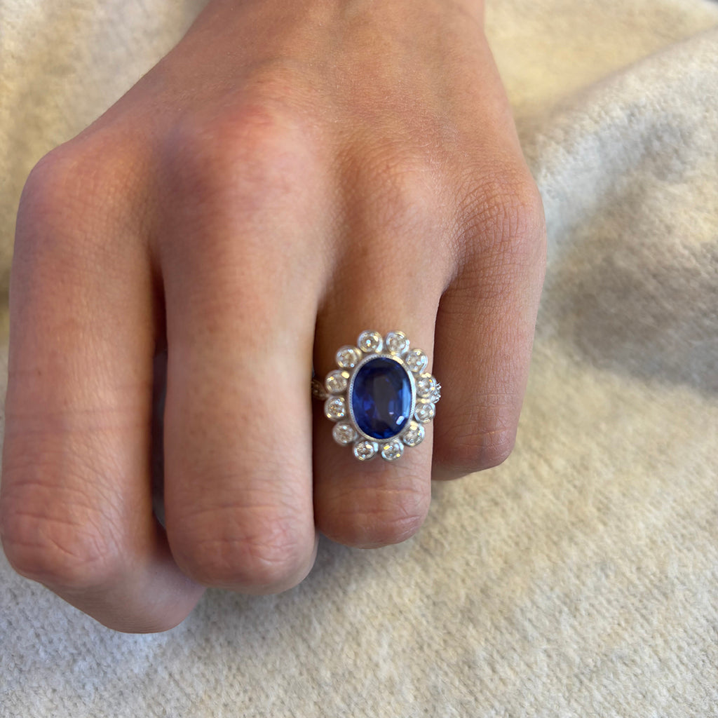 Ceylon Sapphire and Diamond Ring in Platinum, 1990s