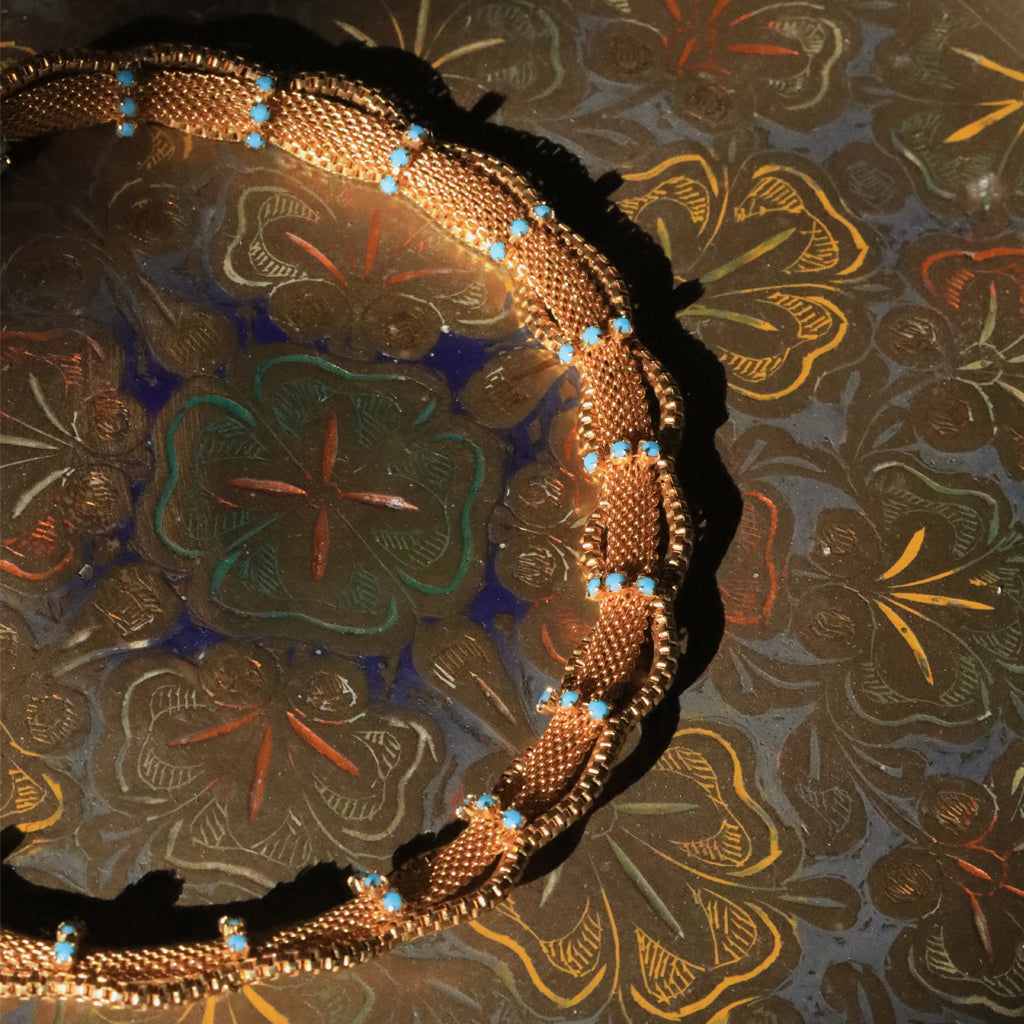 Gold-Tone Twisted Mesh Choker Necklace with Turquoise Glass Stones – 1960s