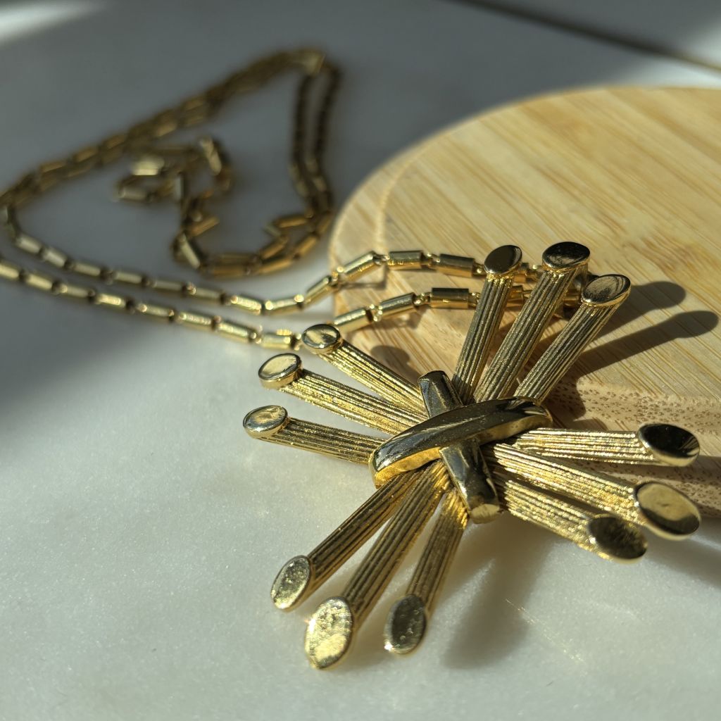 Vintage Trifari Gold Chain Pendant Necklace
